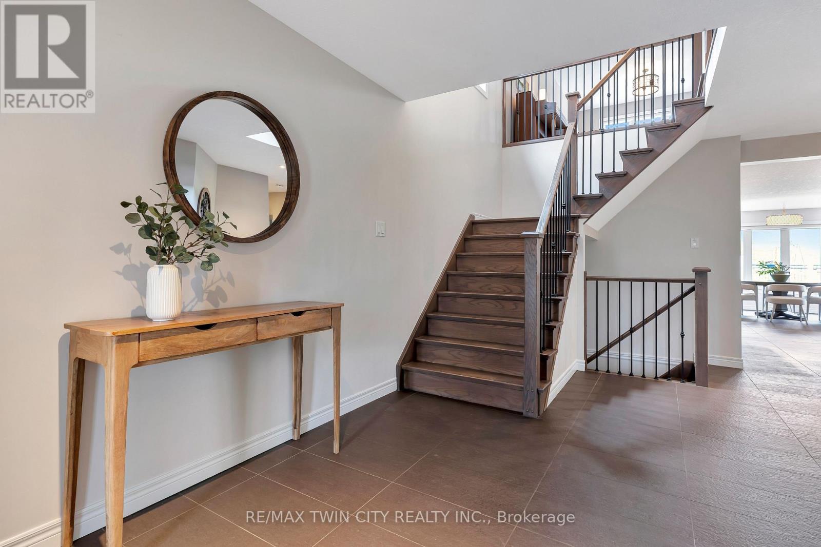 82 Maplecrest Drive, Woolwich, Ontario  N0B 1M0 - Photo 2 - X13118538