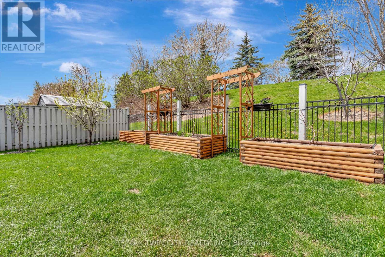82 Maplecrest Drive, Woolwich, Ontario  N0B 1M0 - Photo 29 - X13118538