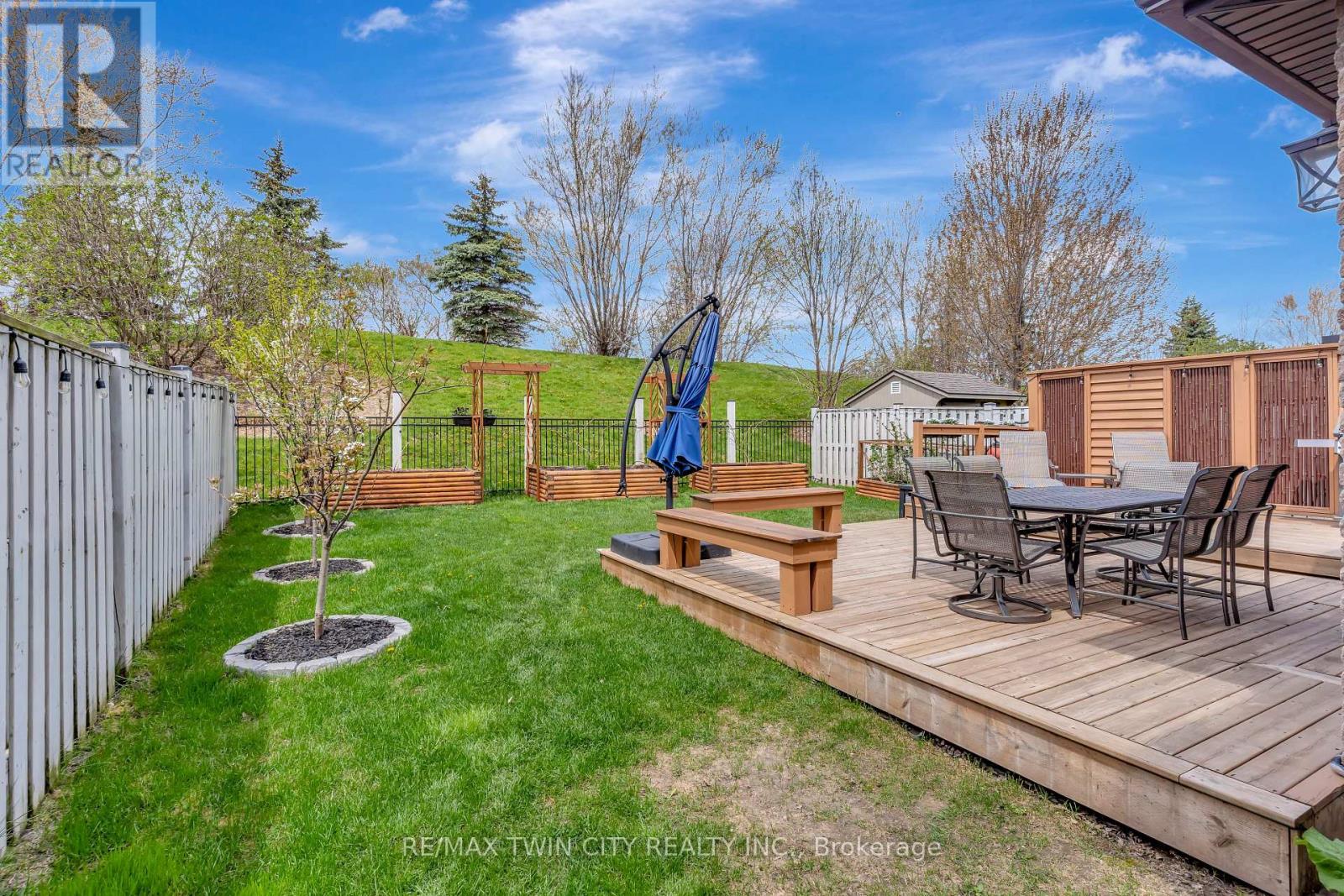 82 Maplecrest Drive, Woolwich, Ontario  N0B 1M0 - Photo 32 - X13118538