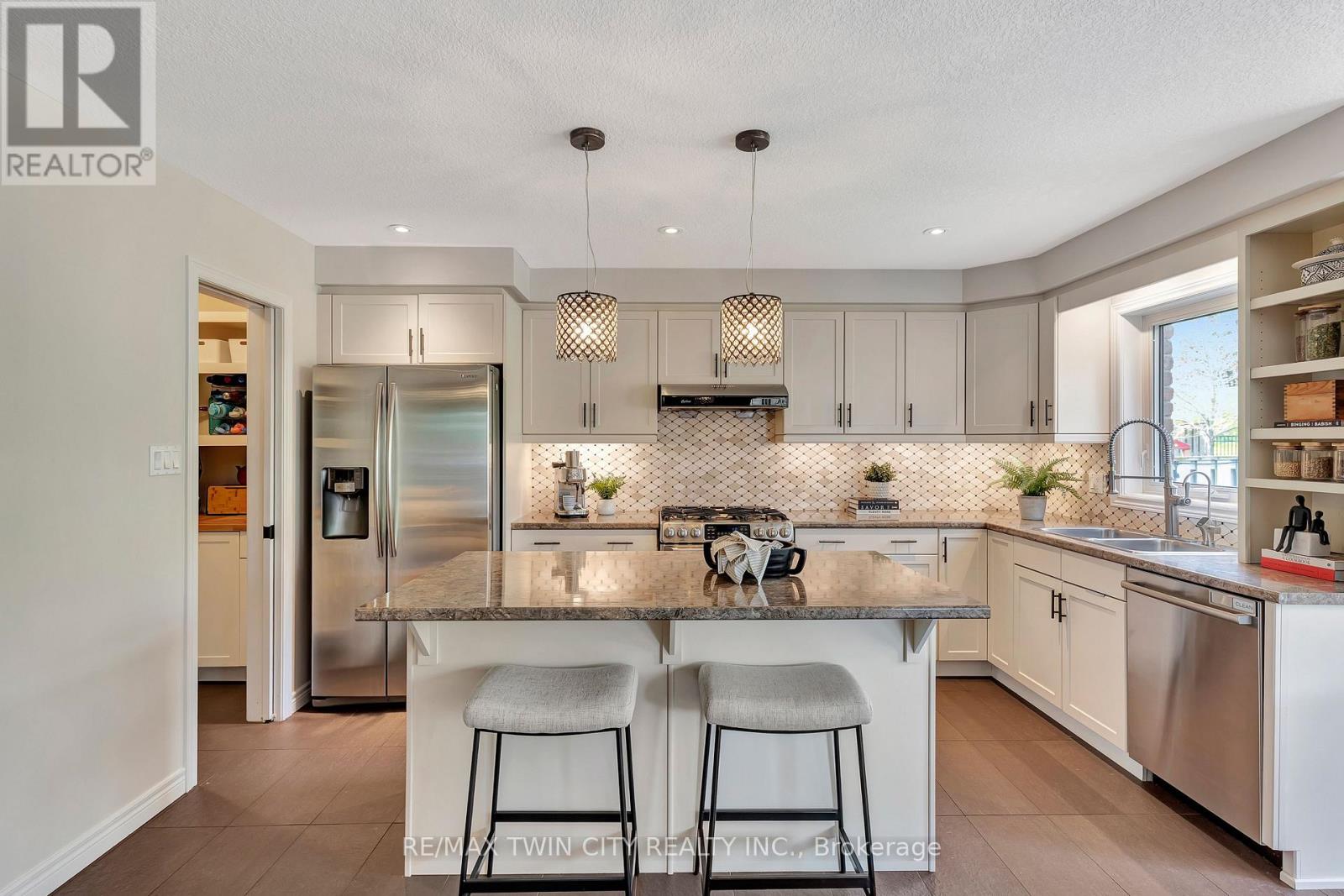 82 Maplecrest Drive, Woolwich, Ontario  N0B 1M0 - Photo 8 - X13118538
