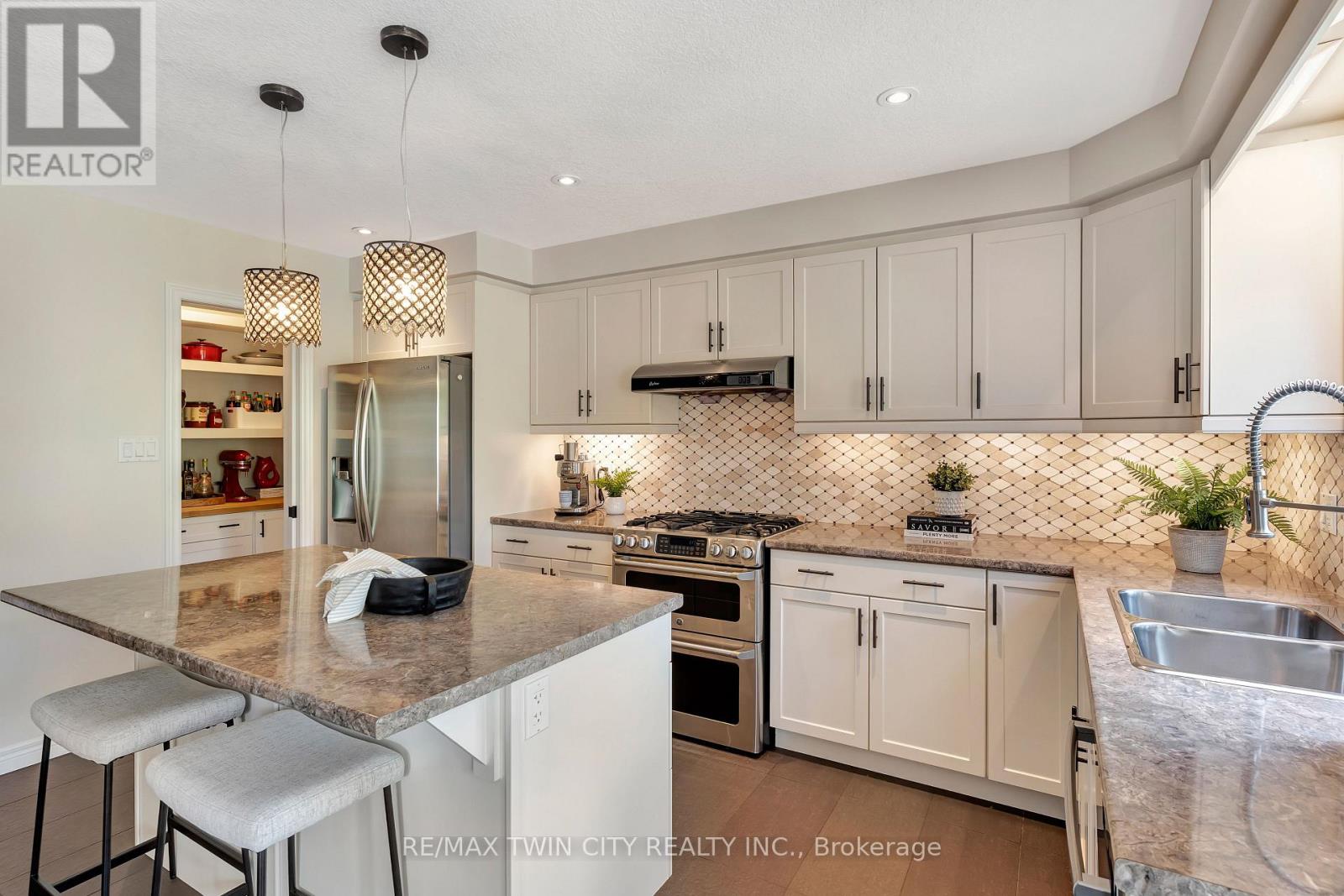 82 Maplecrest Drive, Woolwich, Ontario  N0B 1M0 - Photo 9 - X13118538