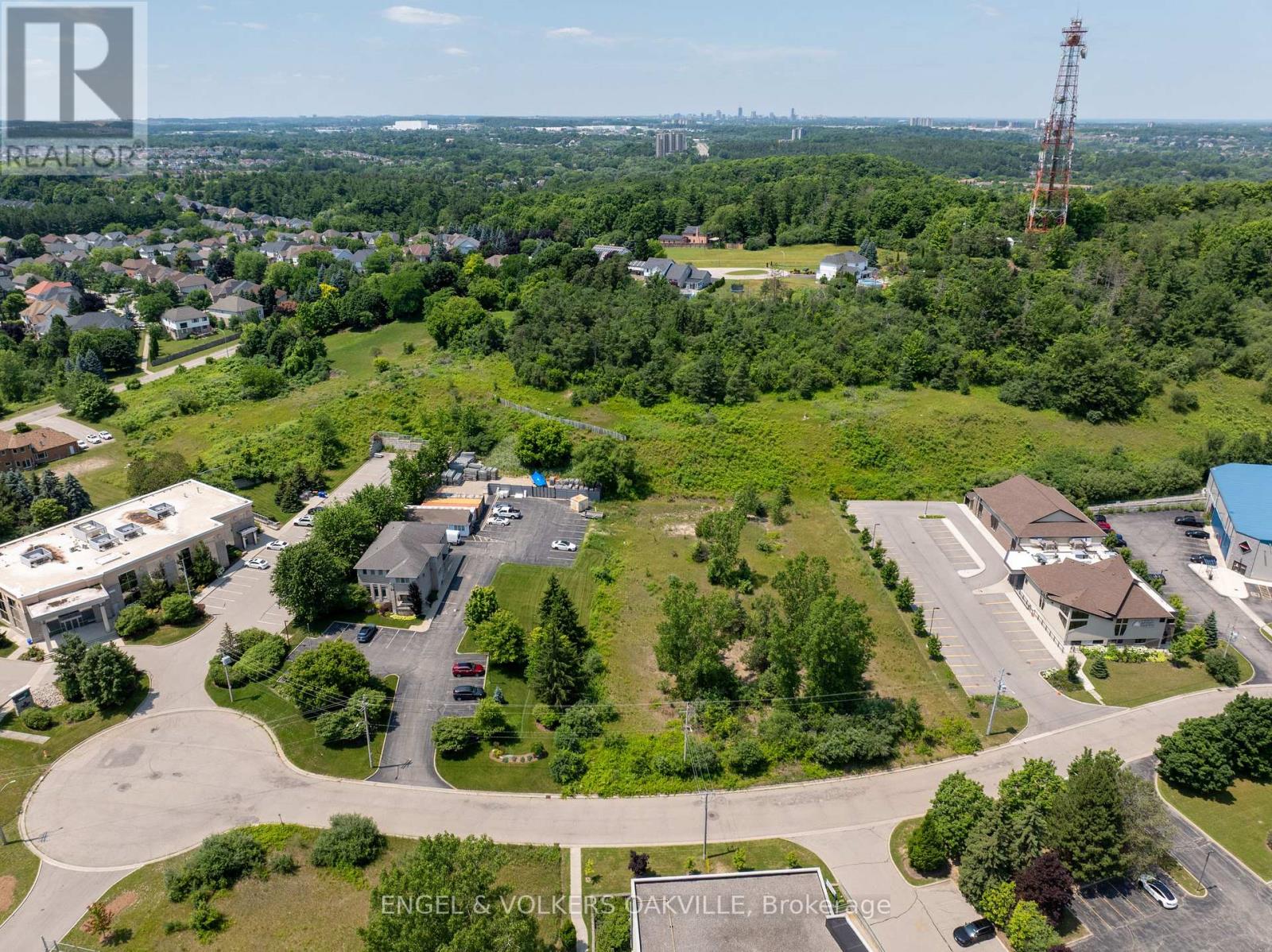 18 Executive Place, Kitchener, Ontario  N2P 2N4 - Photo 4 - X13118574