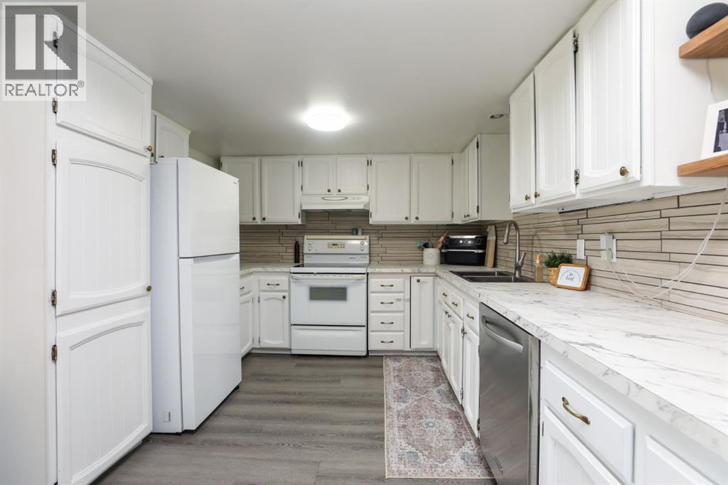 264 S 3 Street W, Magrath, Alberta  T0K 1J0 - Photo 7 - A2309839