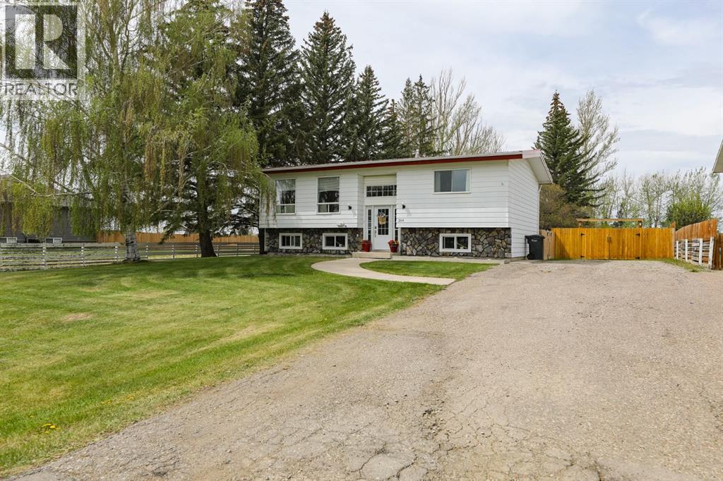 264 S 3 Street W, Magrath, Alberta  T0K 1J0 - Photo 2 - A2309839
