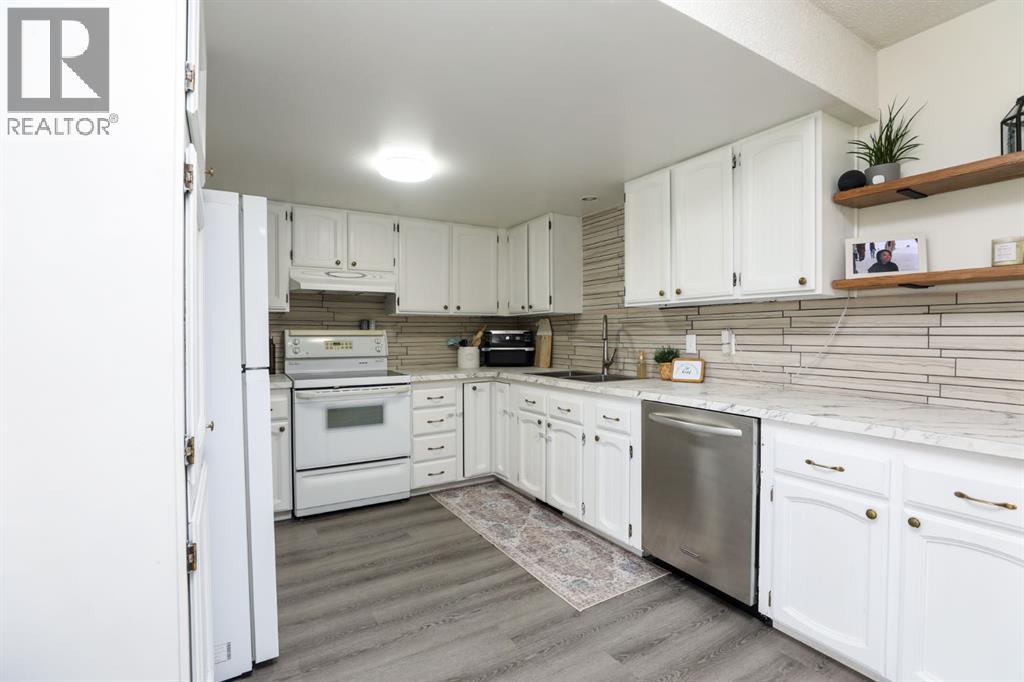 264 S 3 Street W, Magrath, Alberta  T0K 1J0 - Photo 6 - A2309839