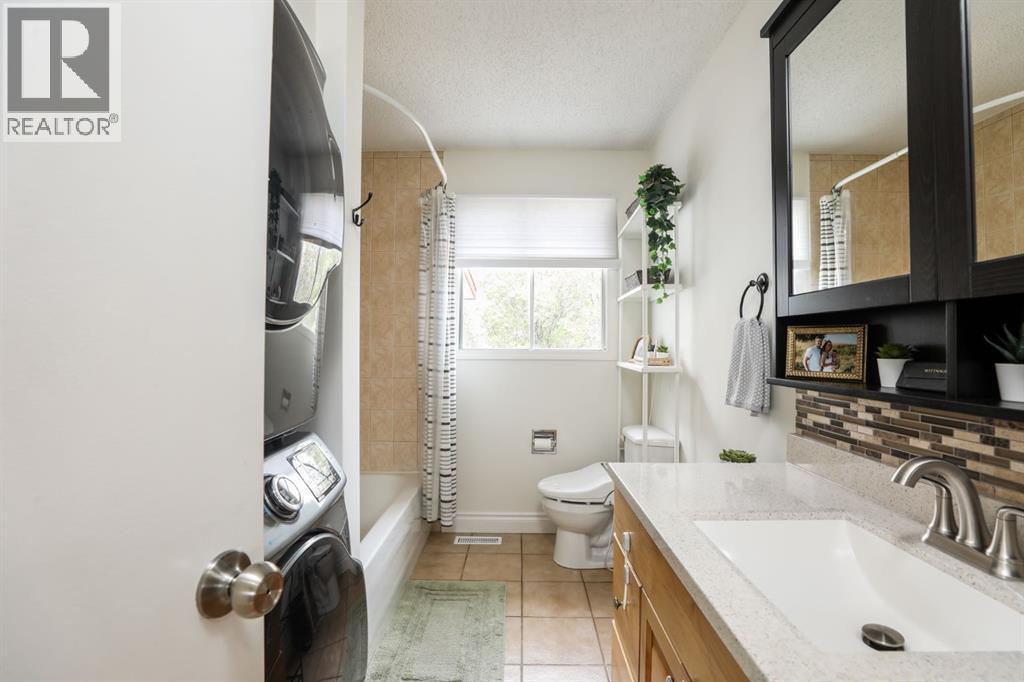 264 S 3 Street W, Magrath, Alberta  T0K 1J0 - Photo 11 - A2309839