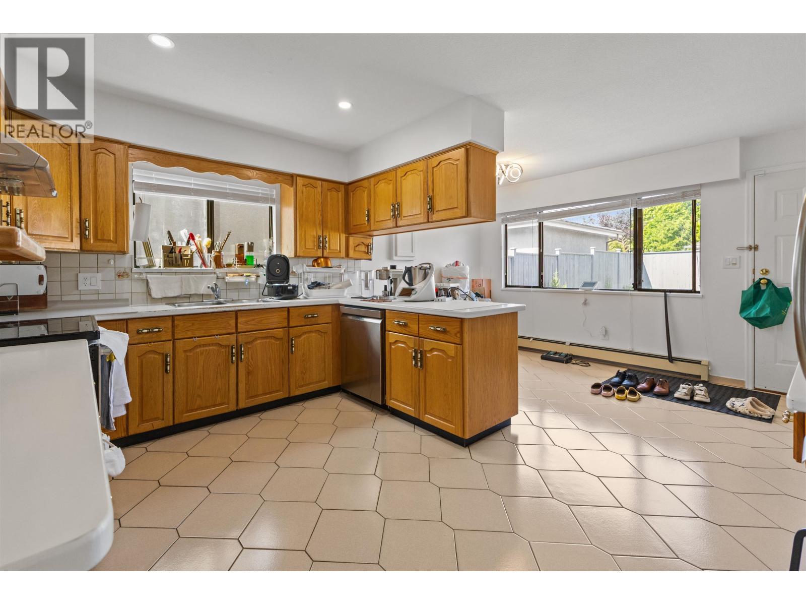 189 W 46th Avenue, Vancouver, British Columbia  V5Y 2X1 - Photo 9 - R3122059