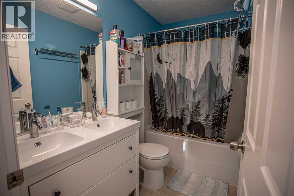 3 Boyer Close, High Level, Alberta  T0H 1Z0 - Photo 13 - A2293127