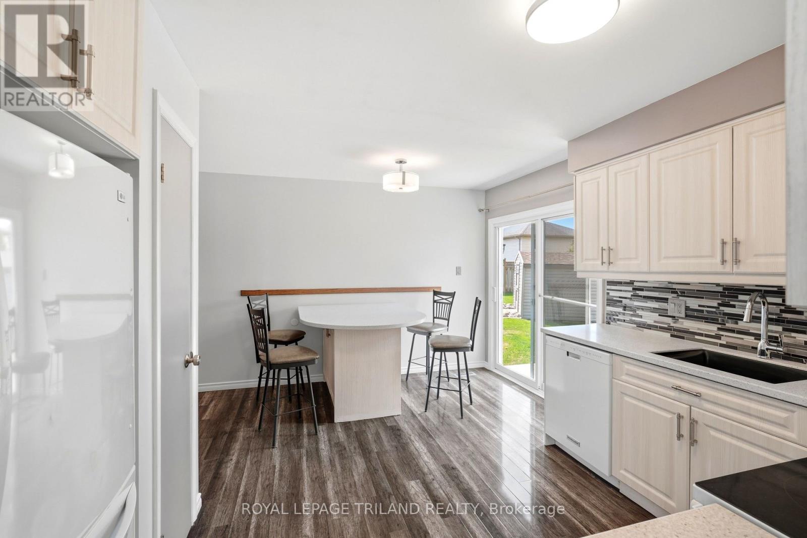 A - 55 Sunrise Court, London East, Ontario  N5V 4V5 - Photo 4 - X13118734
