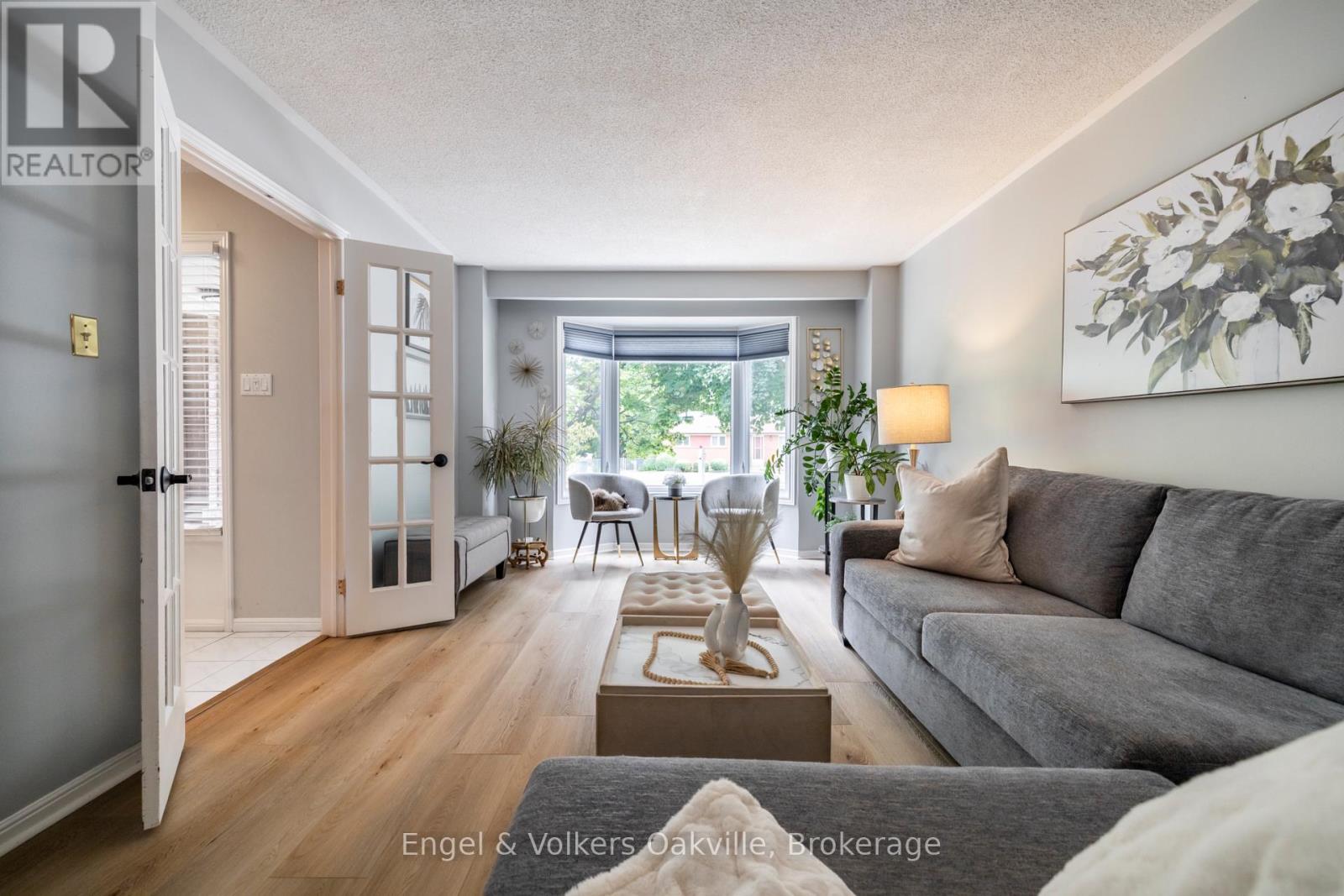 1181 Grange Road, Oakville, Ontario  L6H 1P8 - Photo 5 - W13118712