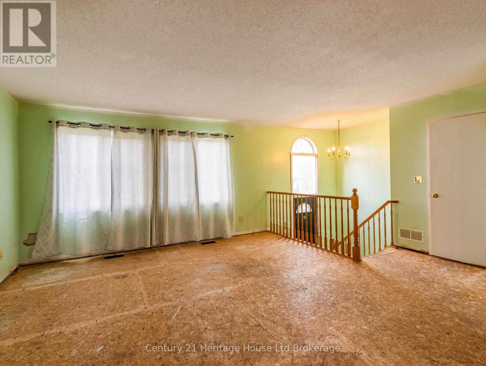 14 Pebble Beach Court, Woodstock, Ontario N4S 8X1 - Photo 3 - X13118708