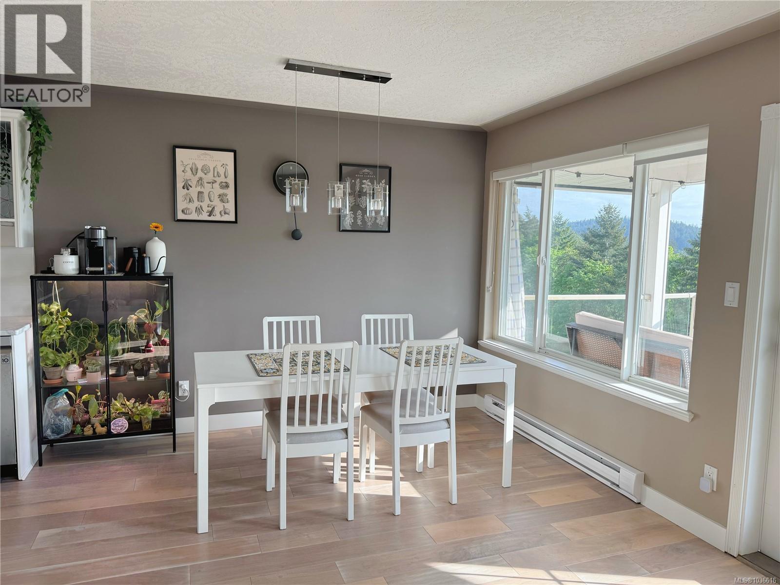 2596 Crystalview Dr, Langford, British Columbia  V9B 6M9 - Photo 5 - 1036616