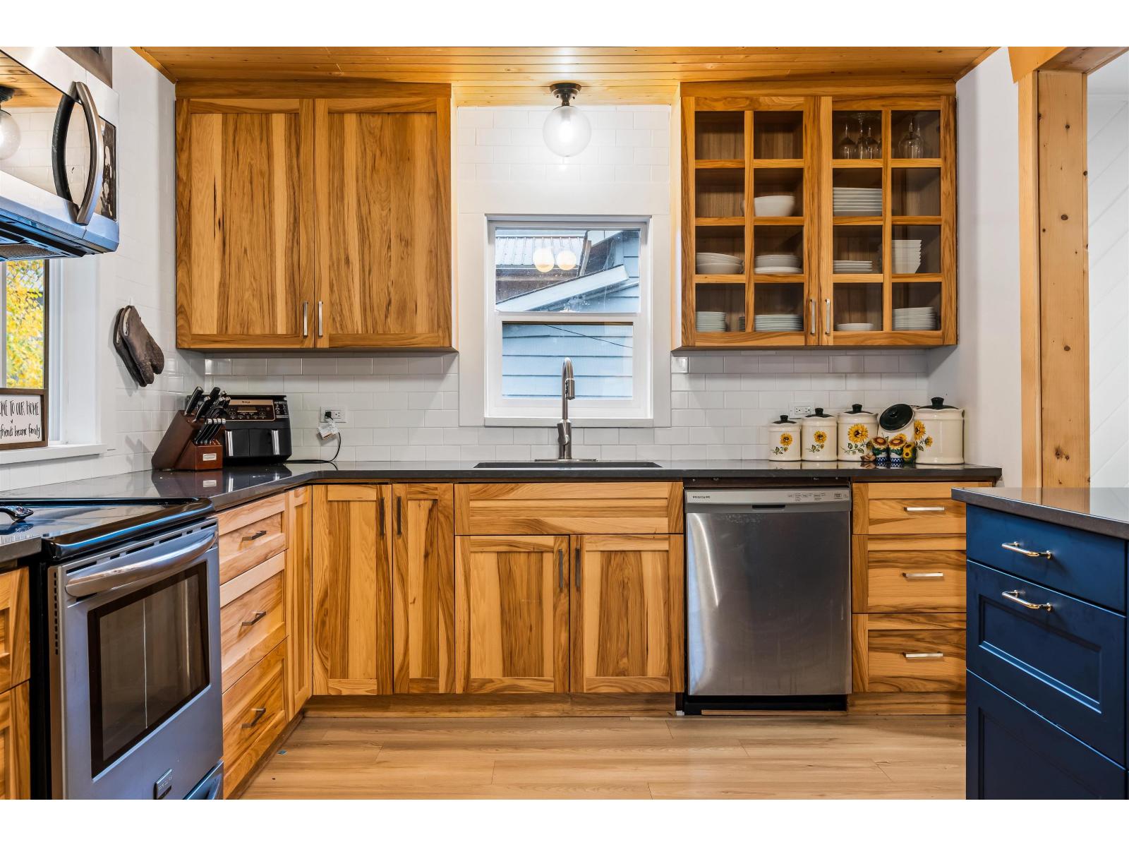 275 Fir Street, Cultus Lake North, Cultus Lake, British Columbia V2R 4Y5 - Photo 12 - R3094920