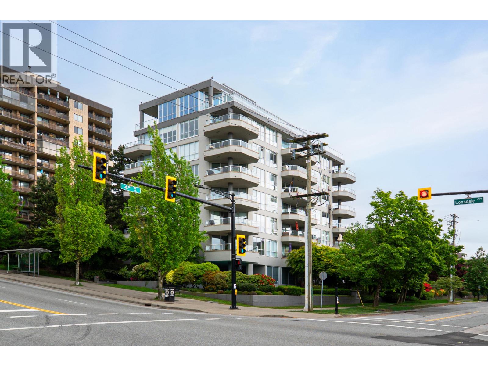 203 408 LONSDALE AVENUE, North Vancouver, British Columbia