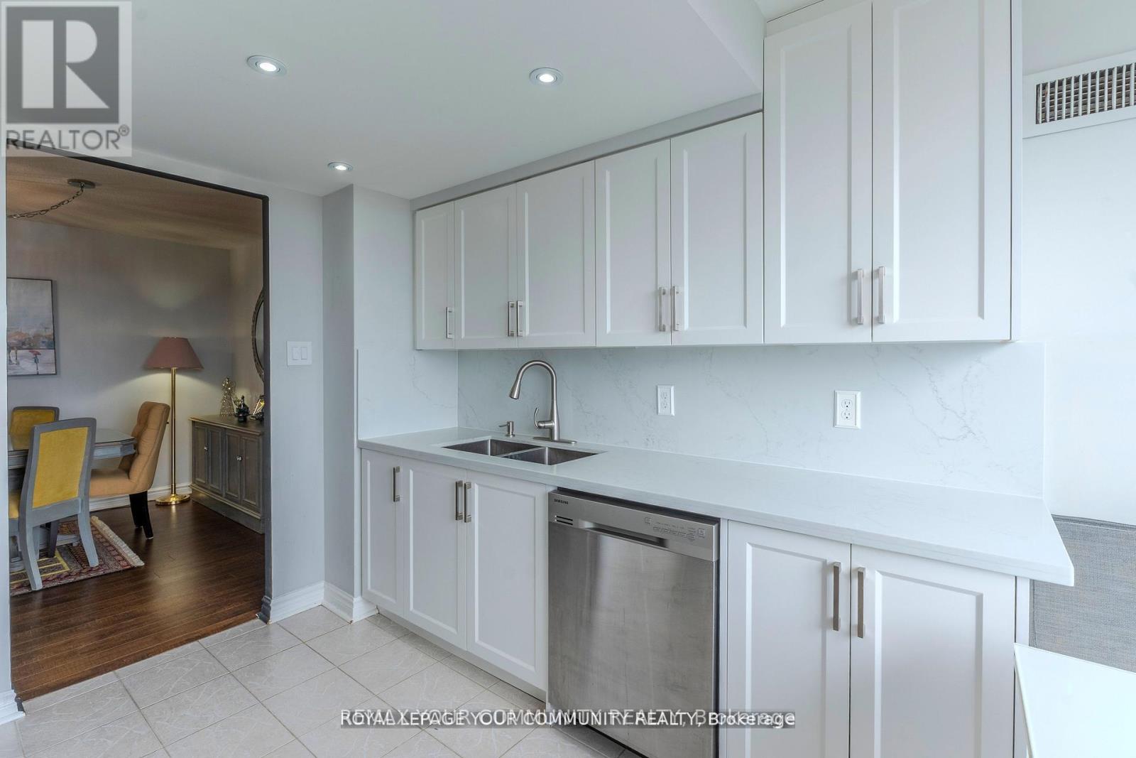 1002 - 8501 Bayview Avenue, Richmond Hill, Ontario  L4B 3J7 - Photo 12 - N12934070