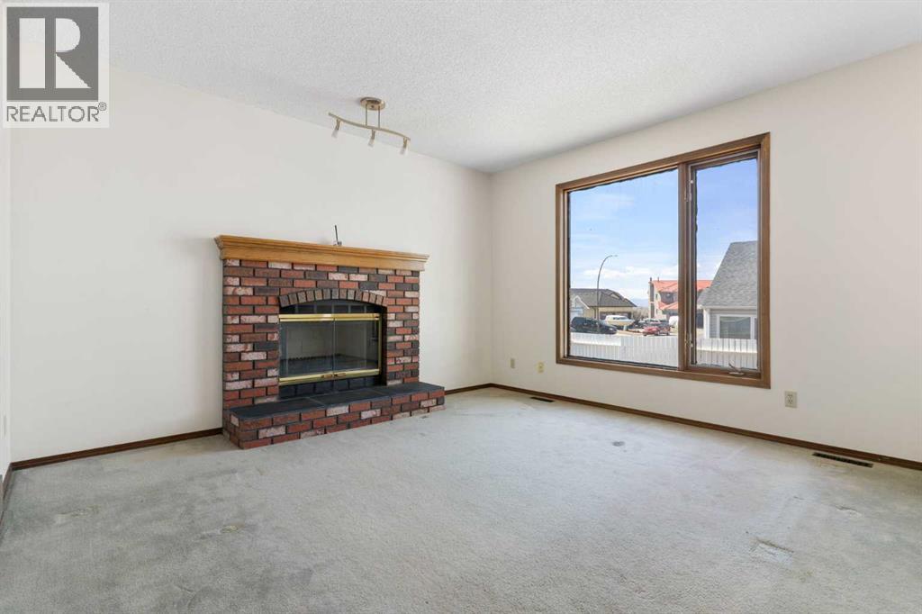 190 Hawkville Close NW, Calgary, Alberta  T3G 3N6 - Photo 7 - A2306691