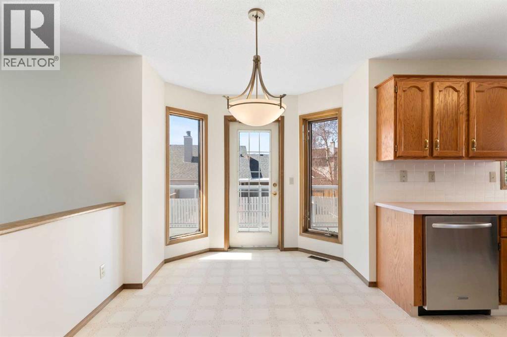 190 Hawkville Close NW, Calgary, Alberta  T3G 3N6 - Photo 12 - A2306691