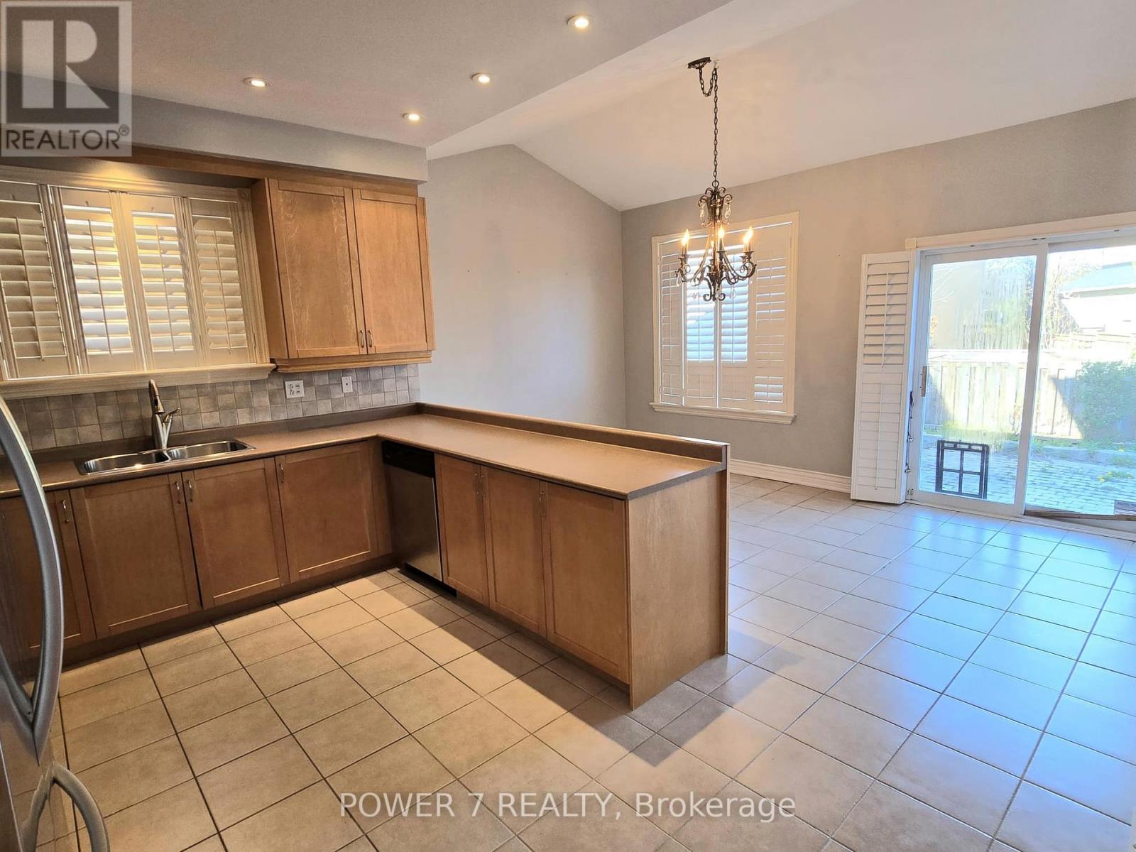 19 Wheatfield Drive, Vaughan, Ontario  L4H 2K7 - Photo 5 - N13102972