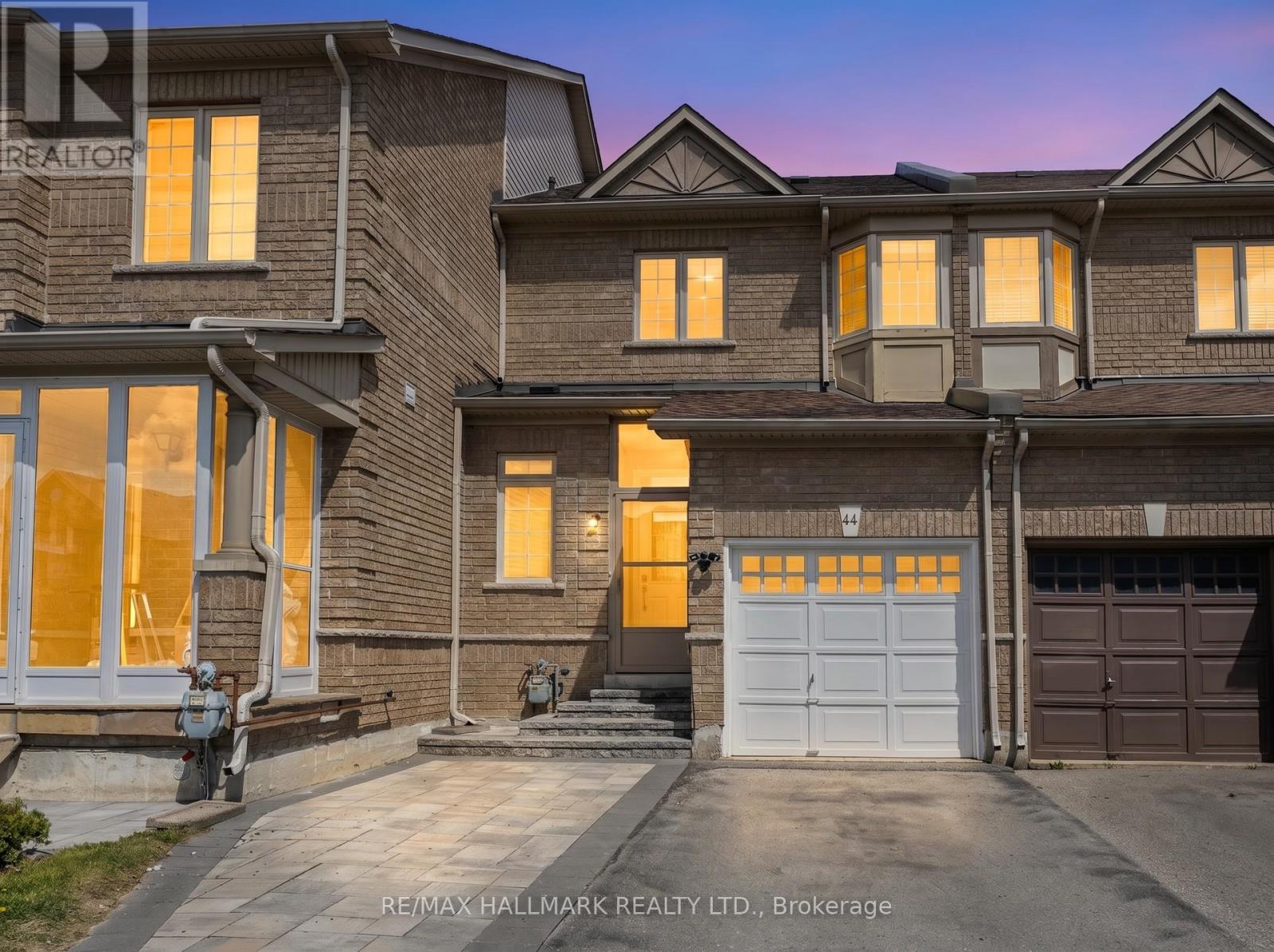 44 VENTURE AVENUE, Richmond Hill, Ontario