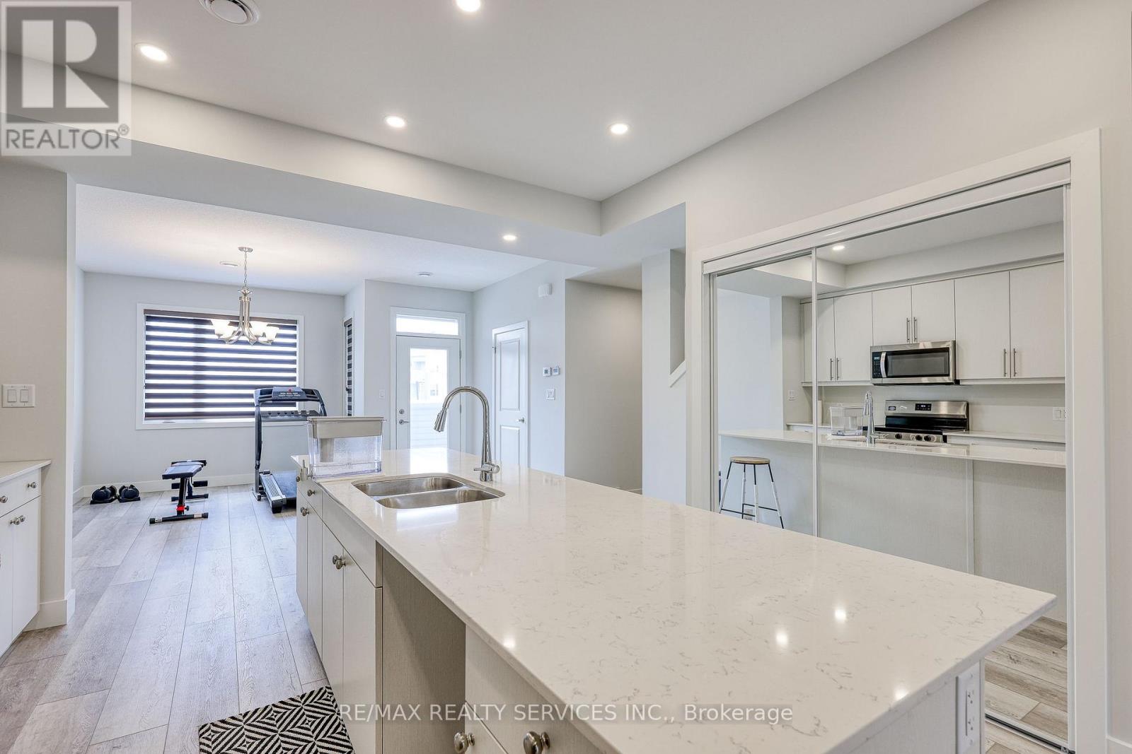 12 - 925 Deveron Crescent, London South, Ontario  N5Z 5A4 - Photo 7 - X12972194