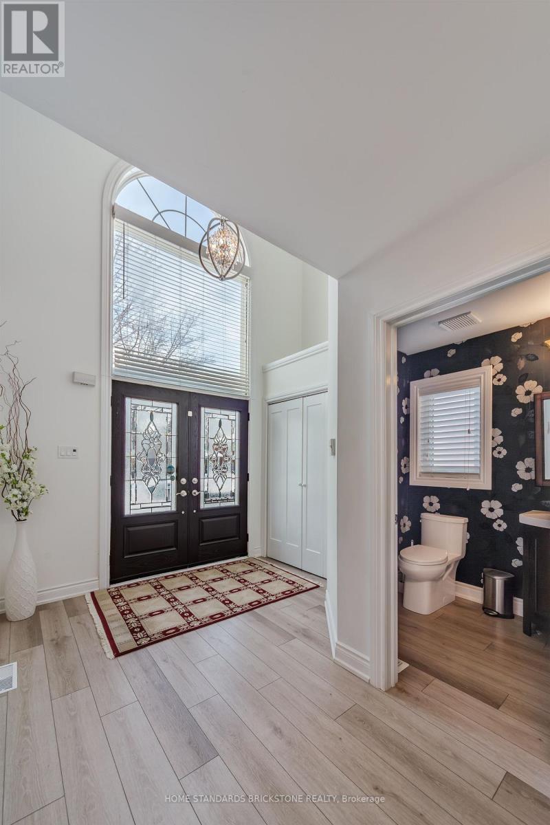 28 Brookhurst Crescent, Hamilton, Ontario  L0R 2H3 - Photo 3 - X13114036