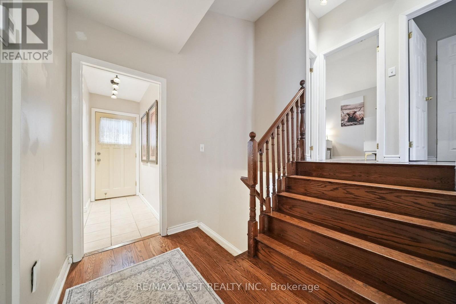 2 Lisburn Crescent, Toronto, Ontario  M2J 2Z5 - Photo 5 - C13118664