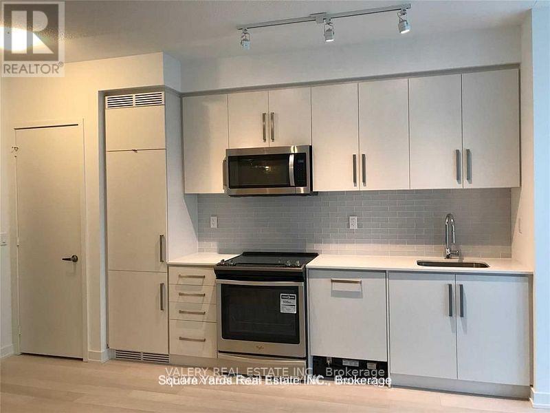 5180 Yonge St Street, Toronto, Ontario  M2N 0K5 - Photo 6 - C13118666