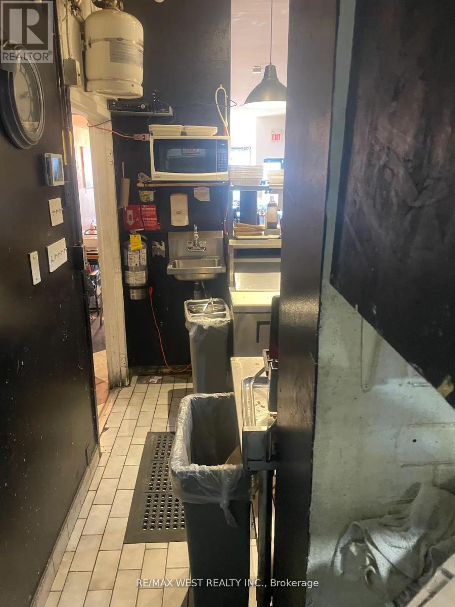 Main & Bsmnt - 505 Mount Pleasant Road, Toronto, Ontario  M4S 2L9 - Photo 10 - C13118738