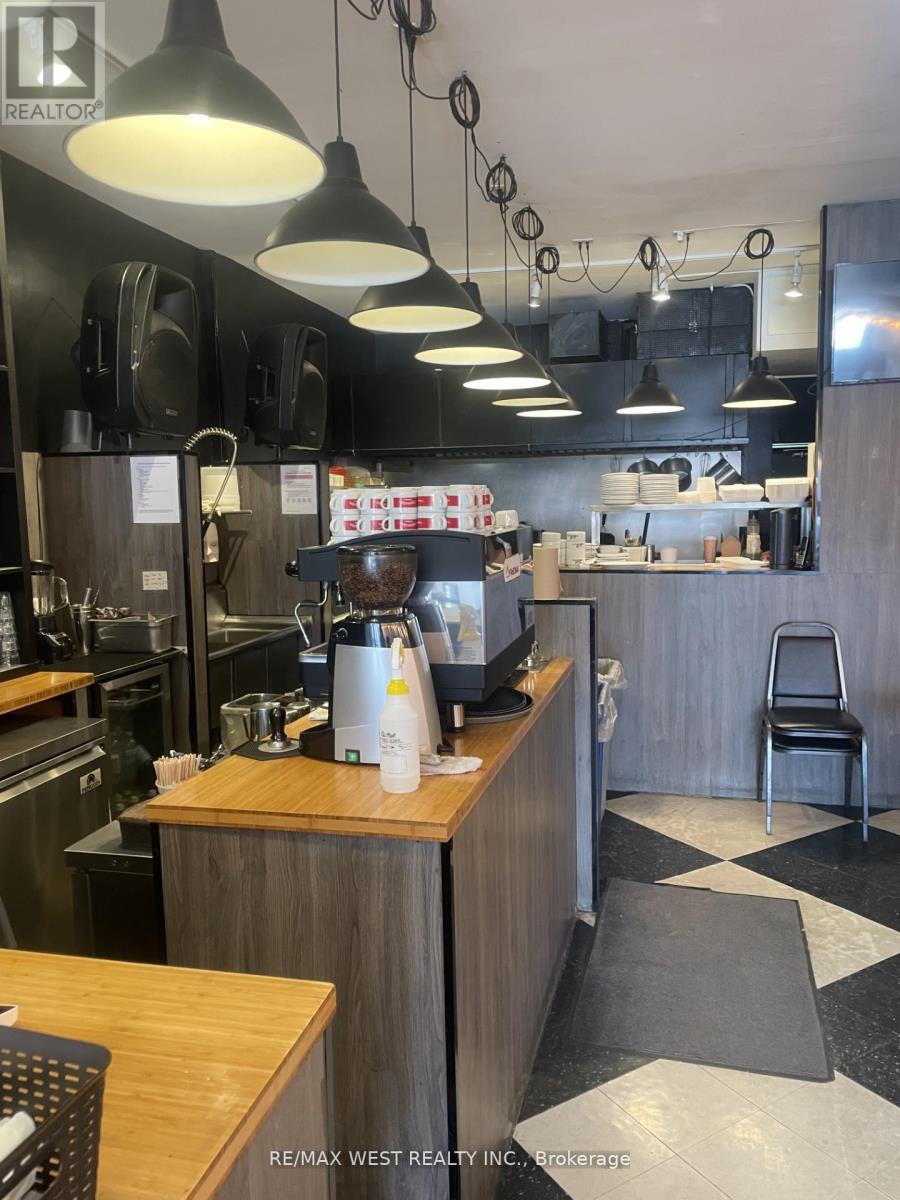 Main & Bsmnt - 505 Mount Pleasant Road, Toronto, Ontario  M4S 2L9 - Photo 5 - C13118738