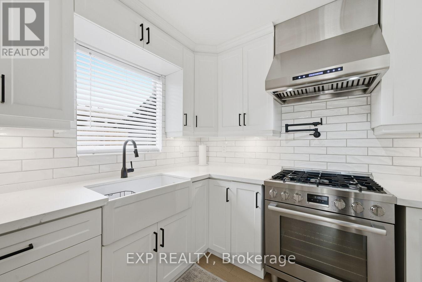 21 Canzone Drive, Toronto, Ontario  M1K 5A1 - Photo 4 - E13118616