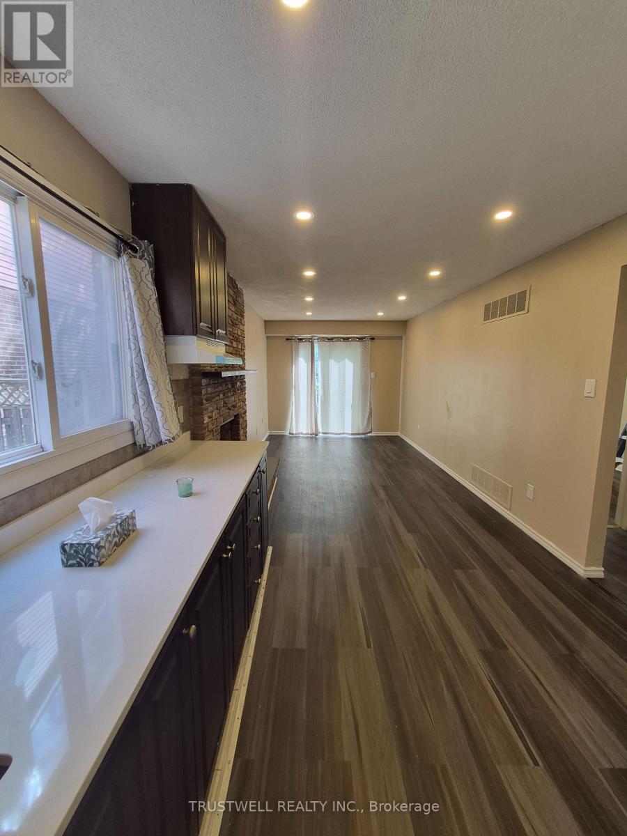 Ground - 3 Plumbrook Crescent, Toronto, Ontario  M1S 3Z9 - Photo 2 - E13118732
