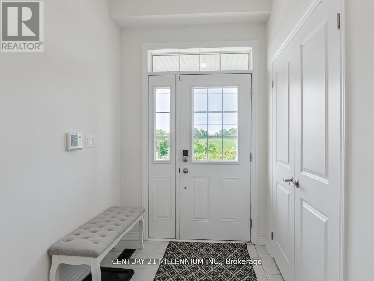 2240 Grainger Loop, Innisfil, Ontario  L9S 0N1 - Photo 5 - N13118684