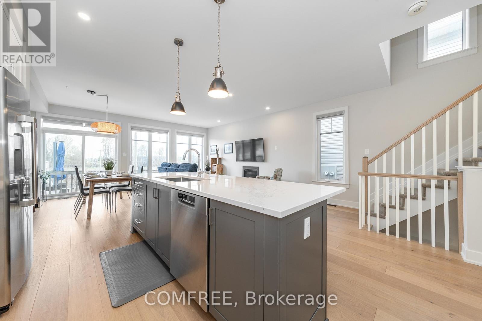 663 Putney Crescent, Ottawa, Ontario  K2S 2N7 - Photo 12 - X13065732