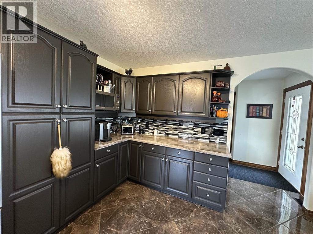 10903 112 Avenue, Fort St. John, British Columbia  V1J 6R7 - Photo 4 - R3119645