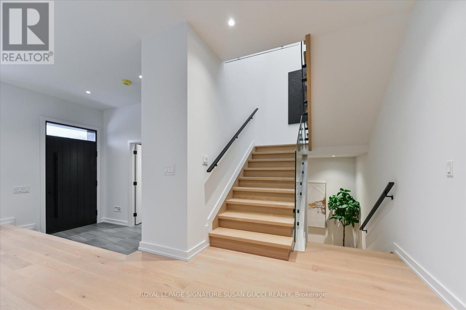 44 Doris Drive, Toronto, Ontario  M4B 3C9 - Photo 15 - E13118046