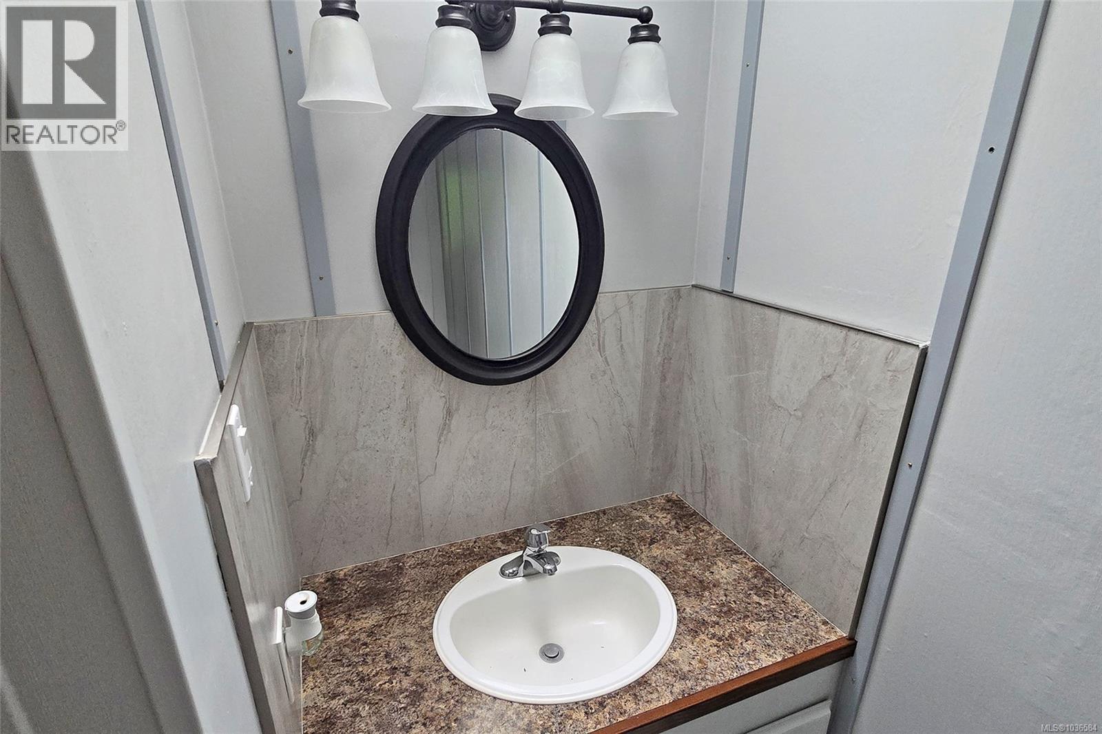 1 Seekah Landing, Port Alberni, British Columbia  V0R 1B0 - Photo 13 - 1036584