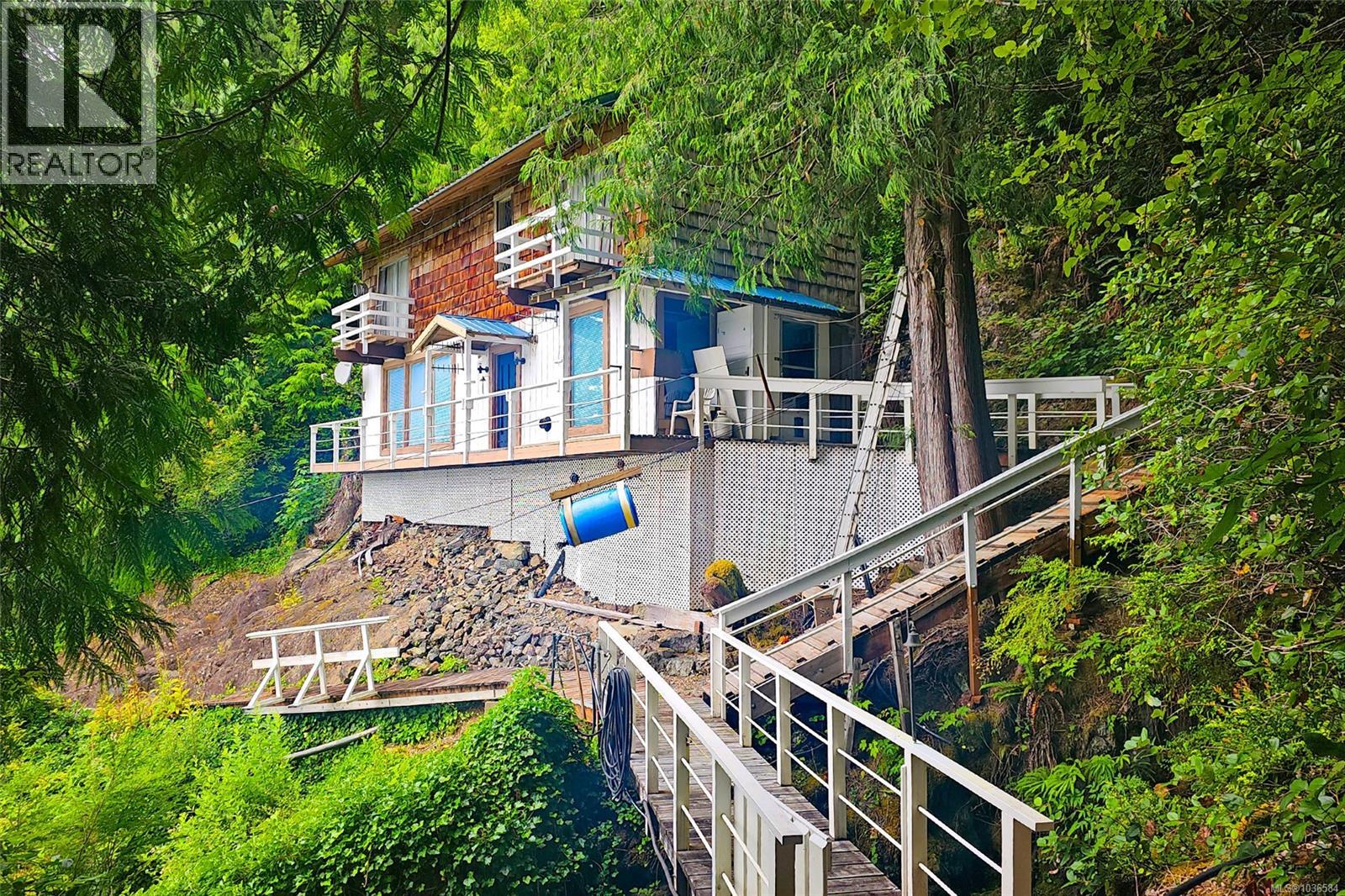 1 Seekah Landing, Port Alberni, British Columbia  V0R 1B0 - Photo 2 - 1036584
