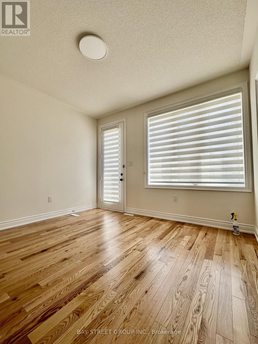 206 Tennant Circle, Vaughan, Ontario  L4H 5L4 - Photo 3 - N13108576