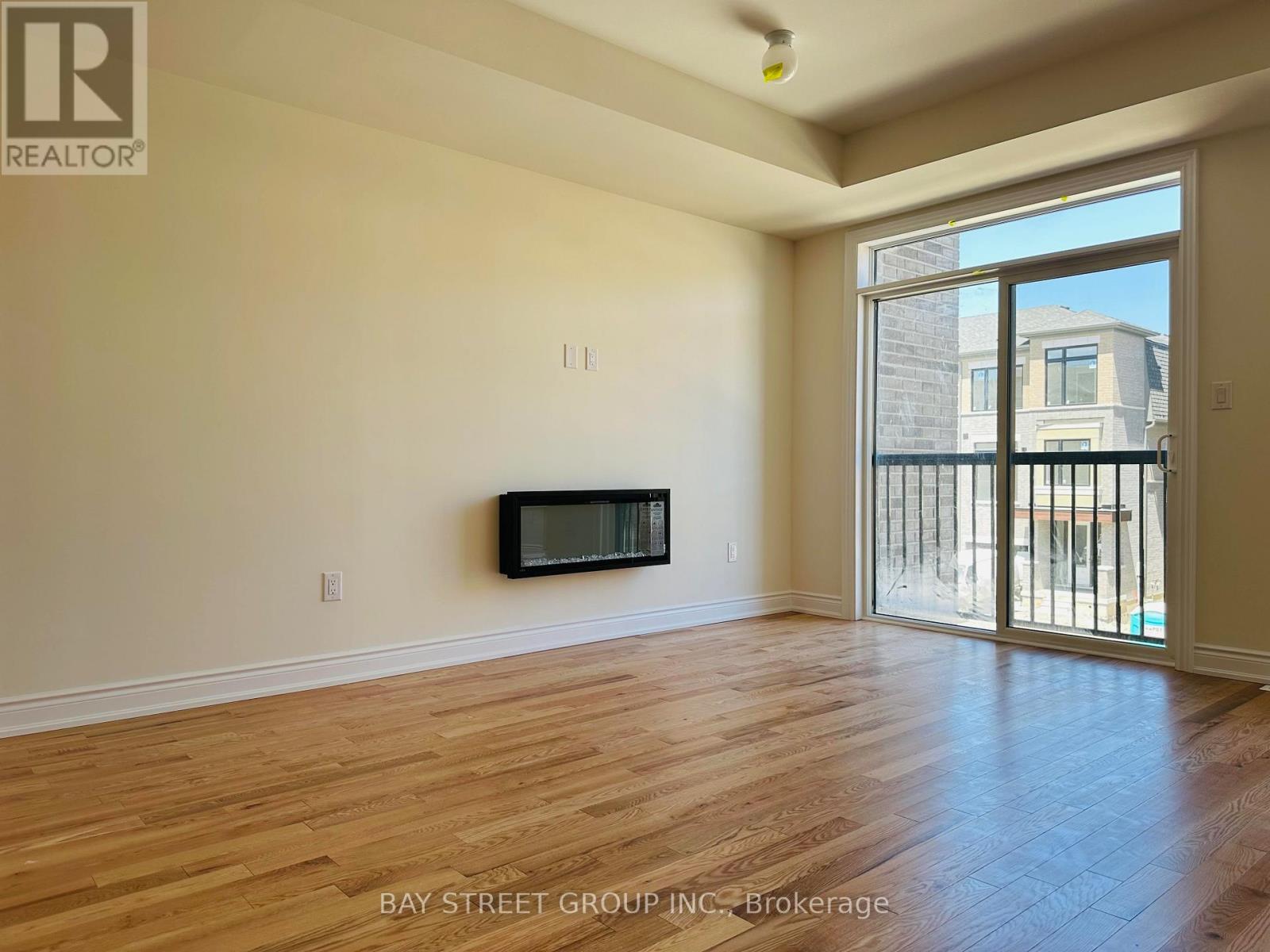 206 Tennant Circle, Vaughan, Ontario  L4H 5L4 - Photo 7 - N13108576