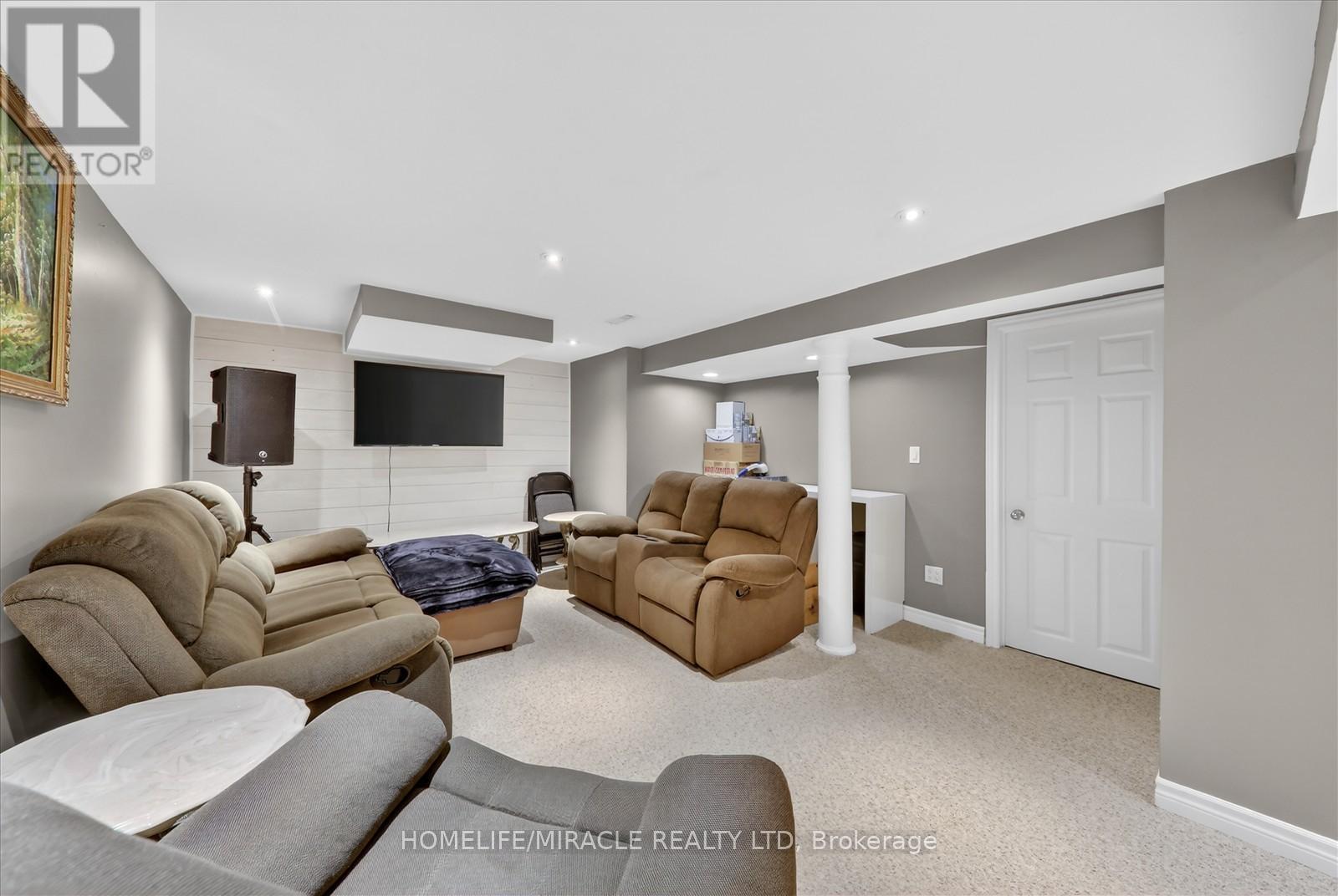 113 Fanshawe Drive, Brampton, Ontario  L6Z 1A8 - Photo 6 - W13118632