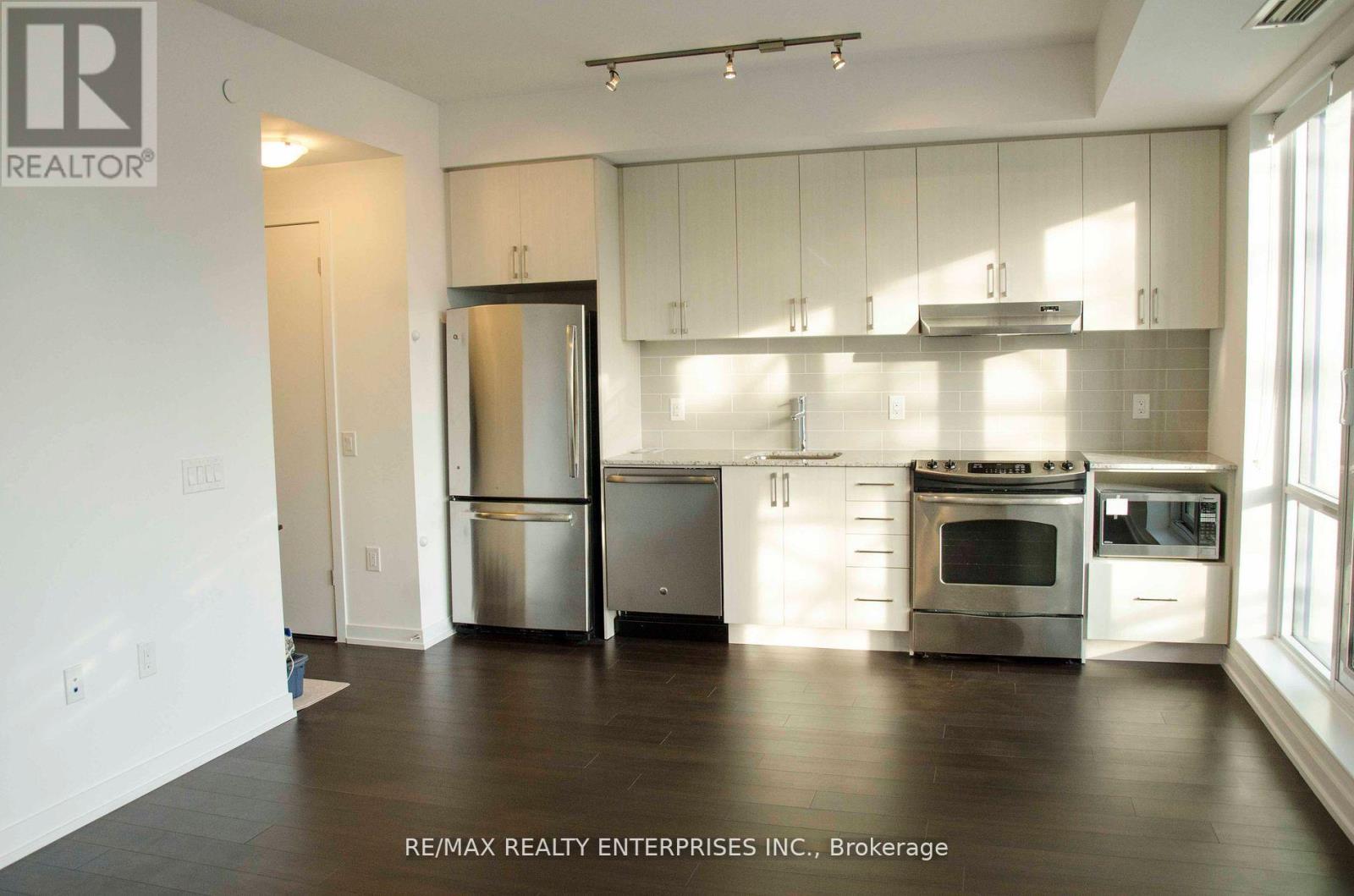 310 - 2560 EGLINTON AVENUE W - Photo 3