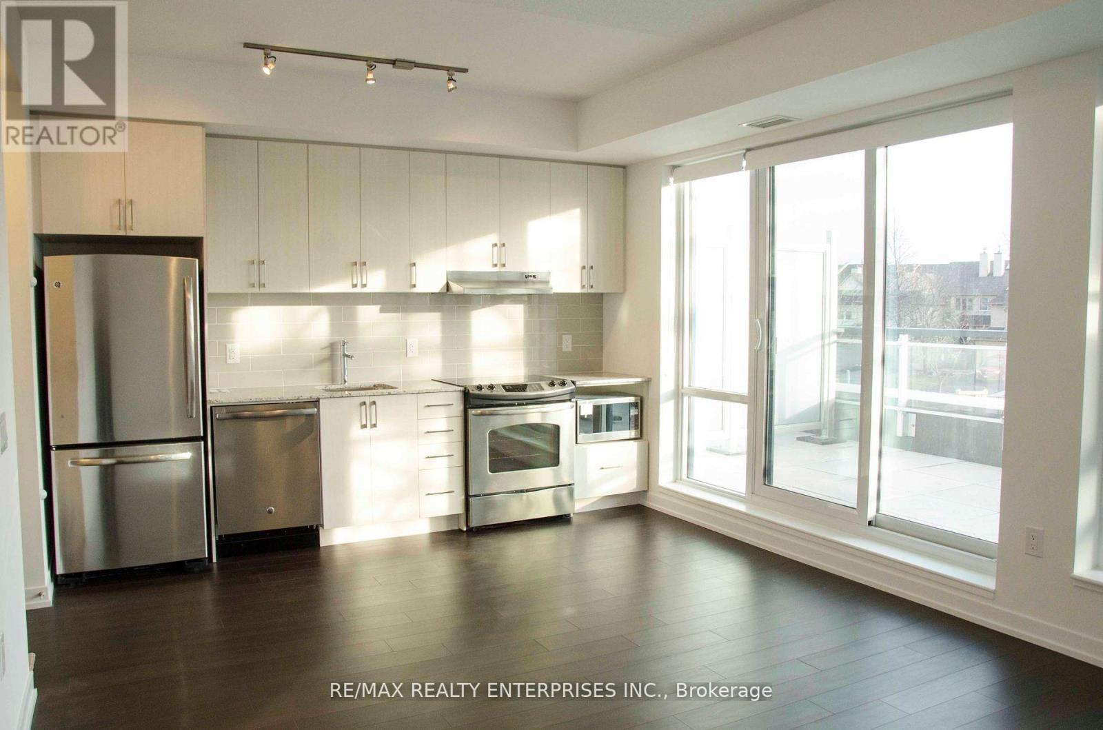 310 - 2560 EGLINTON AVENUE W - Photo 4