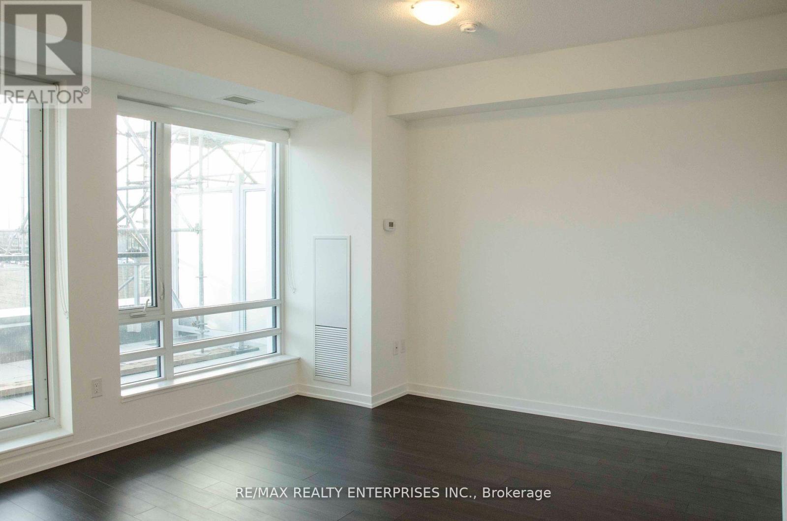 310 - 2560 EGLINTON AVENUE W - Photo 6