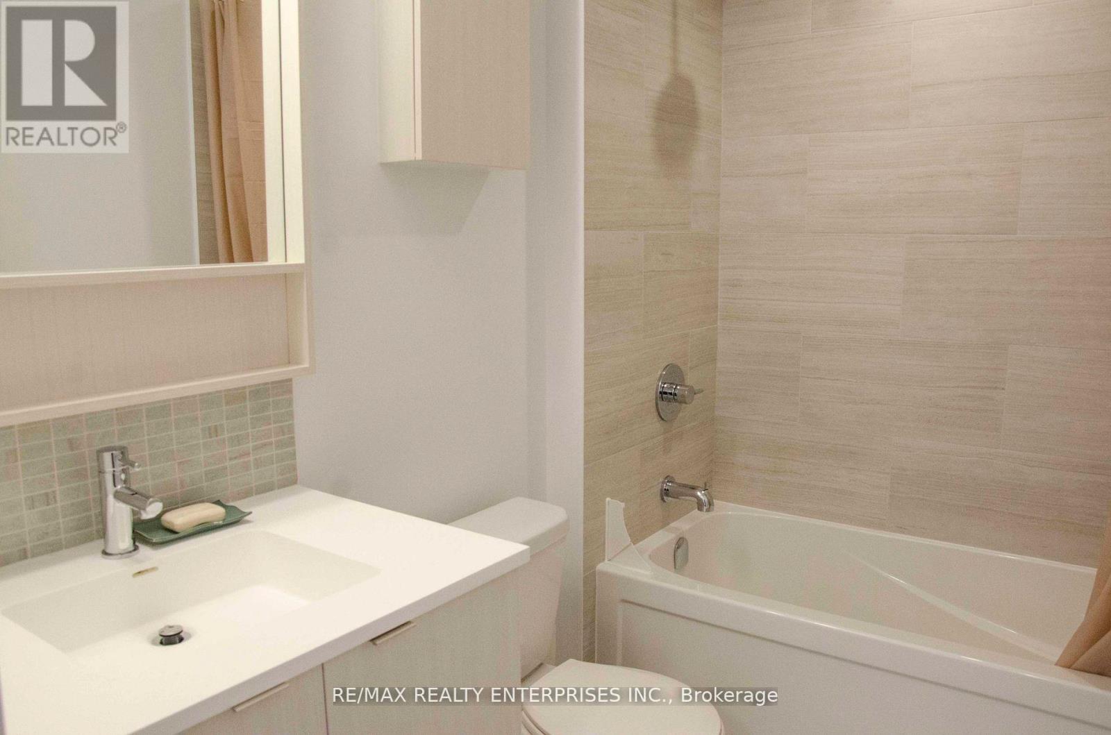 310 - 2560 EGLINTON AVENUE W - Photo 7