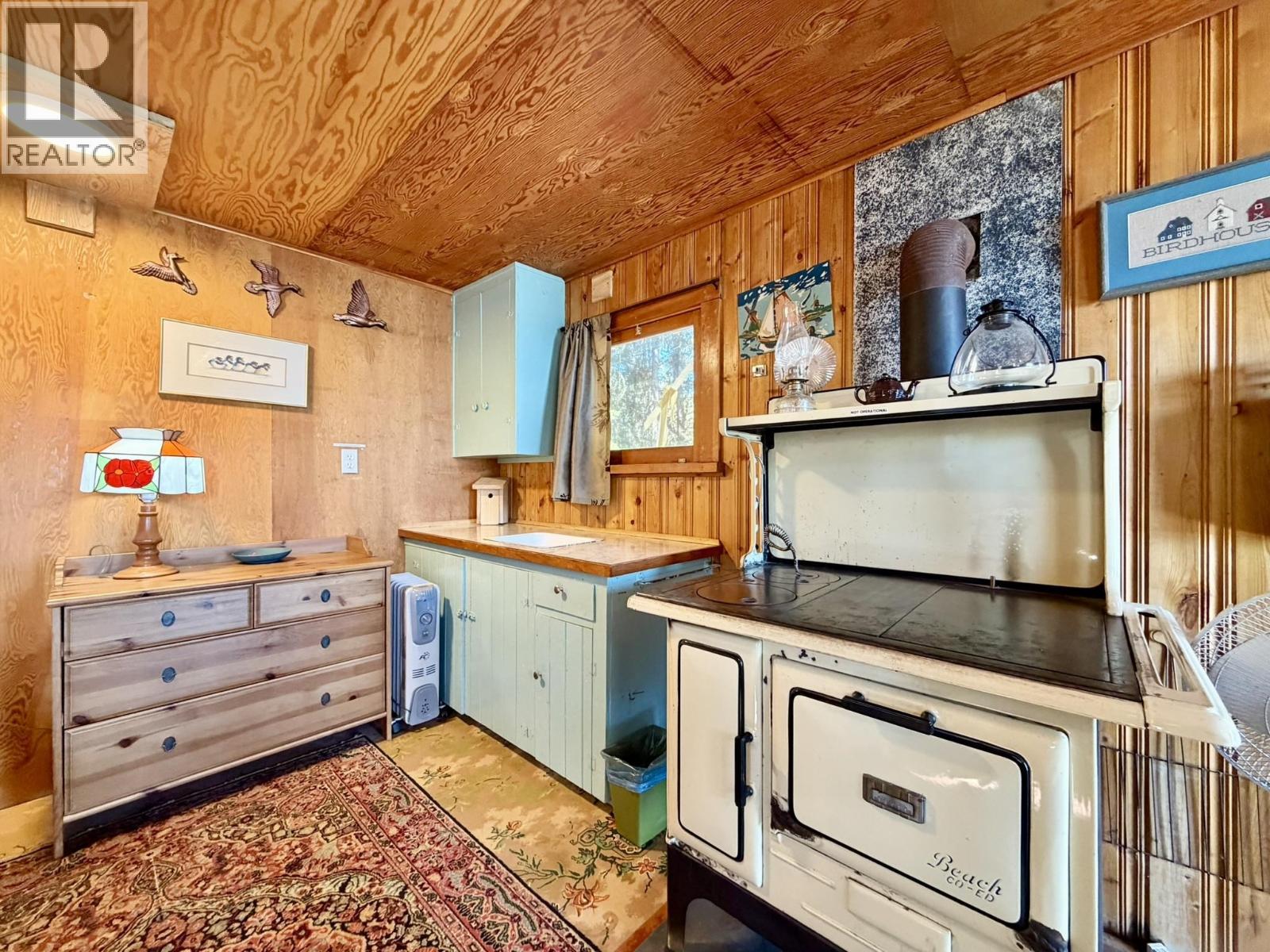7557 Edall Bay Road, Sheridan Lake, British Columbia  V0K 1X1 - Photo 10 - R3122823