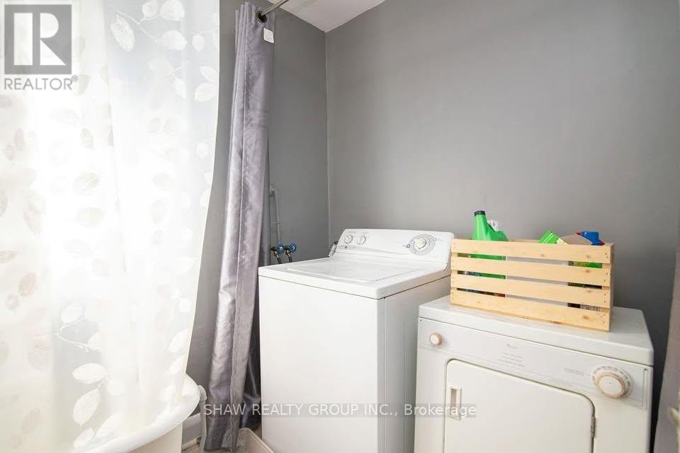 Upper - 245 East 22nd Street, Hamilton, Ontario  L8V 2V8 - Photo 11 - X13118736