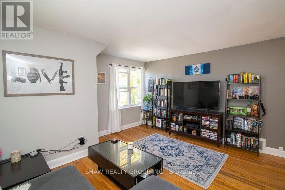 Upper - 245 East 22nd Street, Hamilton, Ontario  L8V 2V8 - Photo 3 - X13118736