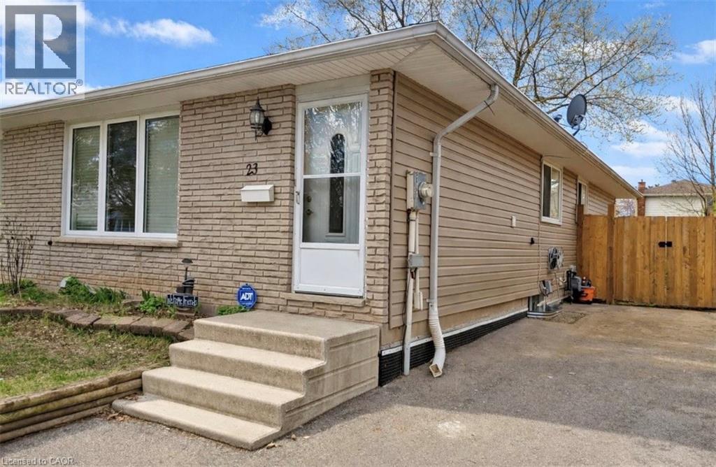23 IVANHOE Road Unit# LOWER