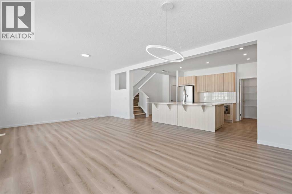 421 Corner Glen Way NE, Calgary, Alberta  T3N 2P1 - Photo 3 - A2273963