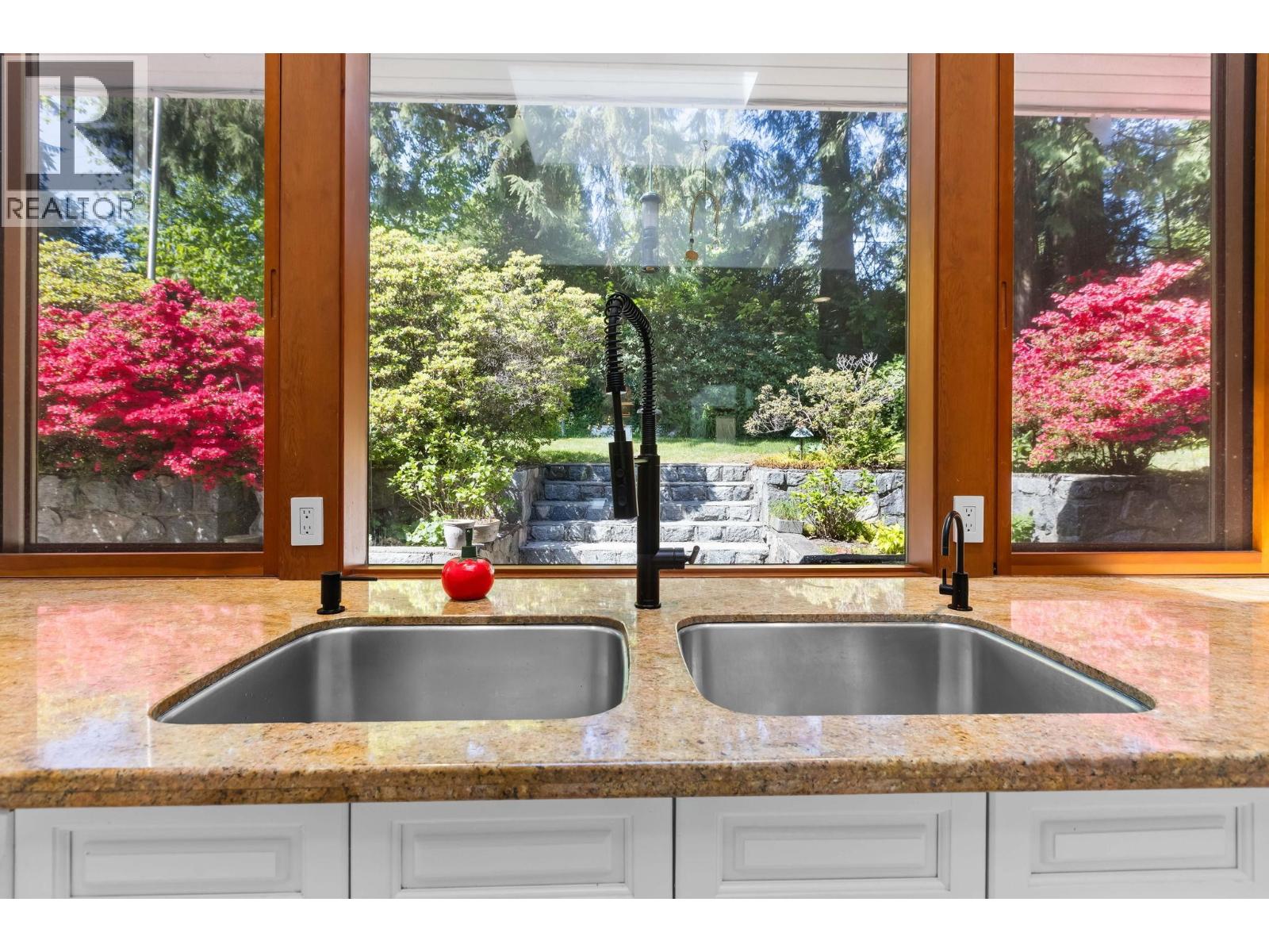 537 Eastcot Road, West Vancouver, British Columbia  V7S 1E5 - Photo 16 - R3121780